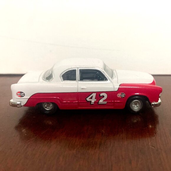 1999 Racing Champions #42 Issue 1956 Lee Petty  (05448) Daimier Chrysler - Picture 1 of 4